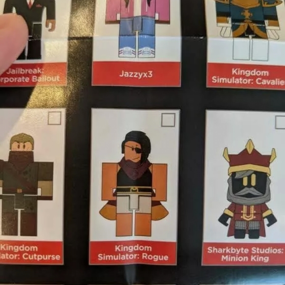 Roblox Series 10 Mystery Box Kingdom Simulator: Rogue Includes Virtual code - Picture 4 of 6